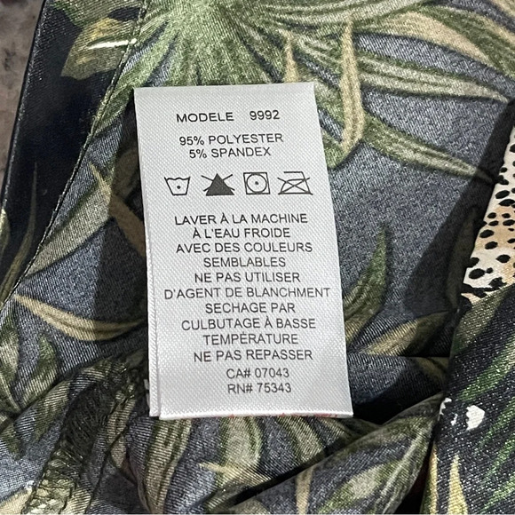 Tommy Bahama Pajama Top Size Medium Jungle Animal Print Sleepwear Button Front - Picture 4 of 7